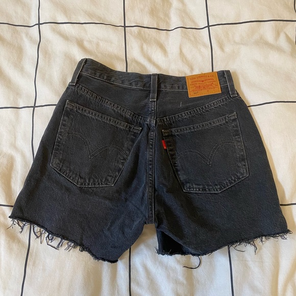Levi’s denim shorts - Picture 2 of 2